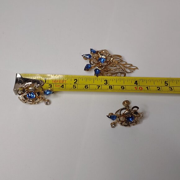 Vintage Blue Rhinestone Flower Brooch And Screw Back Earring Set - Picture 15 of 15